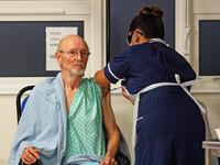 2020-12-08T090547Z_1651640381_RC2XIK9DPVNM_RTRMADP_3_HEALTH-CORONAVIRUS-BRITAIN-ROLLOUT_twjeq6
