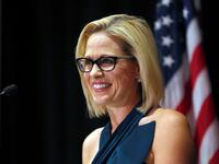 2018-11-13T030420Z_1719440941_RC15B54C7F50_RTRMADP_3_USA-ELECTION-ARIZONA-SINEMA_nltyak