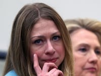 articles/2014/04/22/chelsea-clinton-s-pregnancy-is-staged-if-you-re-a-conspiracy-theorist/140422-bixby-birthers-tease_mevs3r