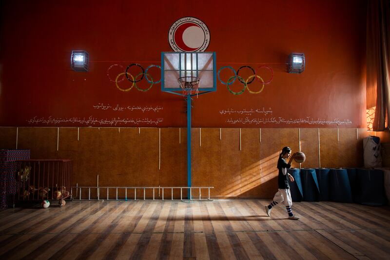 galleries/2014/02/16/afghanistan-s-michael-jordan-photos/140215-afghanistan-bball10_ntqjth