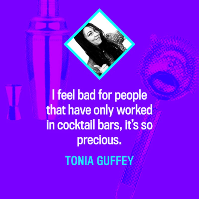 articles/2014/09/07/the-ladies-disrupting-the-bartender-boys-club/140908-zadrozny-bartenders-tonia-embed_lgzejv