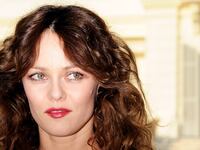 articles/2012/11/07/vanessa-paradis-on-cafe-de-flore-her-new-album-johnny-depp-more/vanessa-paradis-cafe-de-flore_z8oaie