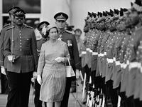 articles/2013/08/01/queen-s-speech-in-event-of-nuclear-war-revealed/130801-queen-war-cheat_efuvo2