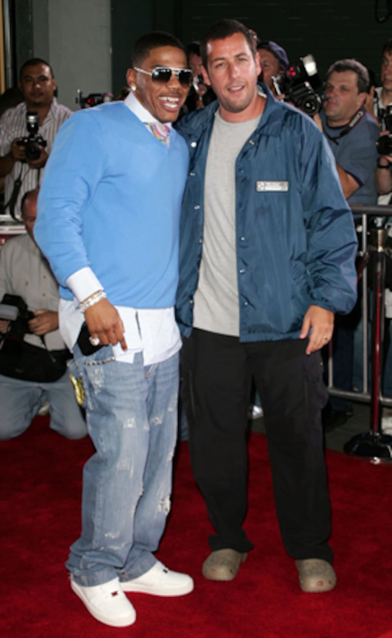 galleries/2012/07/31/steven-tyler-brooke-shields-more-celebrities-who-still-wear-crocs-photos/celebrities-wearing-crocs-adam-sandler_zxu2bl