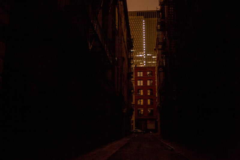 galleries/2012/11/03/manhattan-s-darkest-nights-sandy-s-aftermath-photos/powerless-manhattan-ben-baker-photos-07_xswfcu