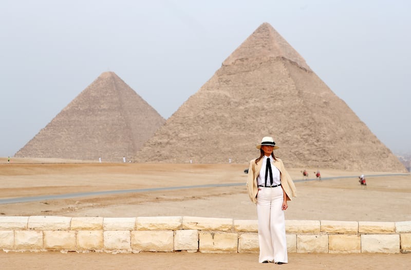 Melania Trump in front of the Giza pyramids