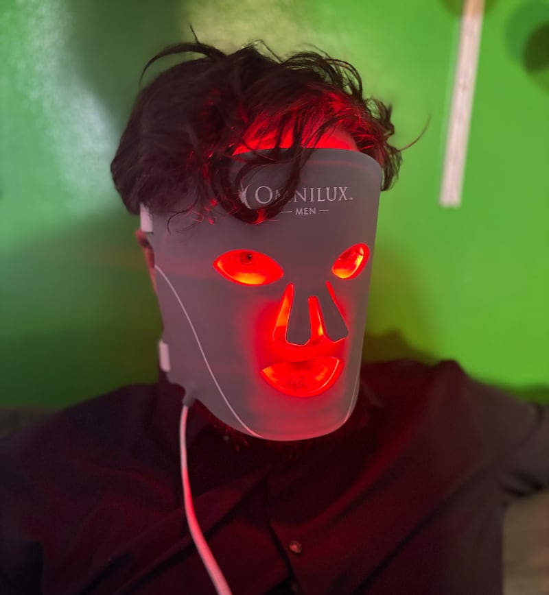 Omnilux for men face mask review