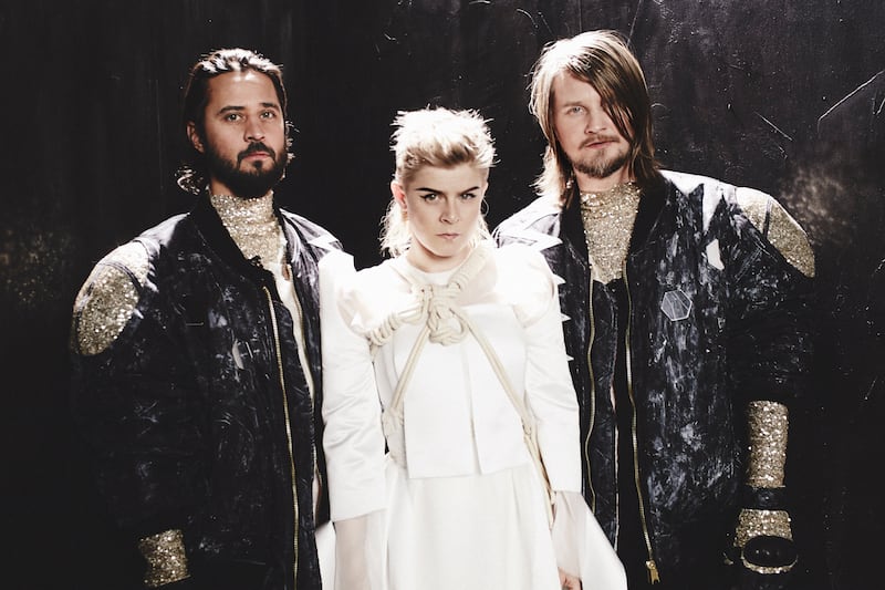 articles/2014/05/27/robyn-and-royksopp-s-summertime-soundtrack-do-it-again/140530-robyn-embed_umqo8n