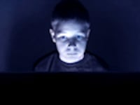 articles/2009/04/28/the-myth-of-online-predators/skenazy-online-predators-child-computer_24059_wxmpt5