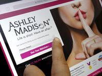articles/2016/04/22/to-sue-ashley-madison-for-revealing-your-name-you-must-reveal-your-name/160422-ashley-madison-sykes_gfbiir