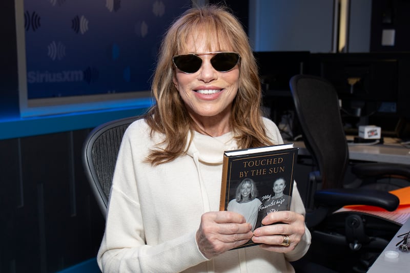 NEW YORK, NEW YORK - OCTOBER 23: Carly Simon visits SiriusXM Studios on October 23, 2019 in New York City. (Photo by Santiago Felipe/Getty Images)