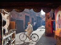 articles/2015/01/06/the-photographer-who-gave-up-manhattan-for-marrakech/150105-foreman-marrakech-tease_jd2ber