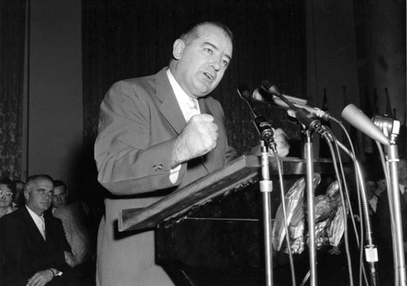 galleries/2011/03/09/american-witch-hunts/witch-hunts---huac_uqd60g
