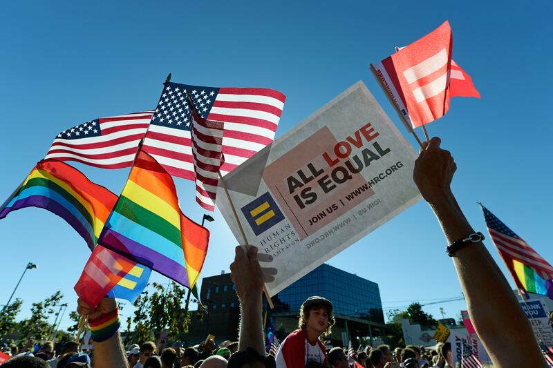 galleries/2013/11/28/25-things-we-re-thankful-for/131126-gay-marriage-thankful_jzopwi