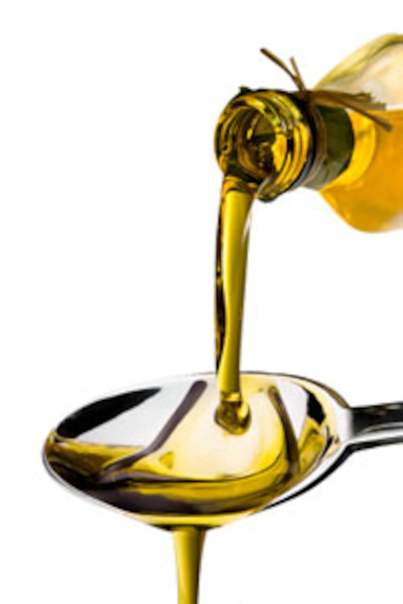 articles/2010/06/25/food-trucks-bacon-truffle-oil-and-more-overplayed-food-trends/powers-food-trends---truffle-oil_ghjxaz