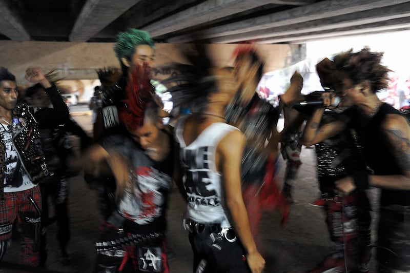 galleries/2014/06/14/burma-s-punk-scene-in-photos/140612-buma-punk12_l19owv