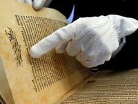 2015-02-13T120000Z_233781471_LR2EB2D0T7MZW_RTRMADP_3_GERMANY-ITALY-BOOKS_orsoyd