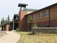Woodland_Park_High_School_j5mu6s