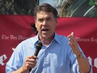 articles/2011/08/17/rick-perry-burns-the-gop-2012-field-polling-ahead-of-bachmann-romney/rick-perry-mckinnon_hfjk7x
