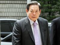 201025-Kirk-Samsung-Boss-Dies-Ex-Con-Son-tease_hmkcnd