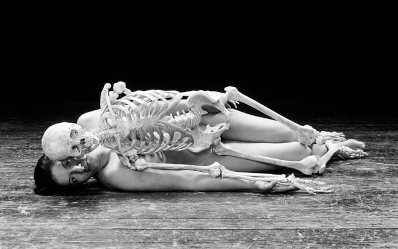galleries/2010/03/17/marina-abramovic-the-artist-is-present/marina-abramovi---6_rsparv