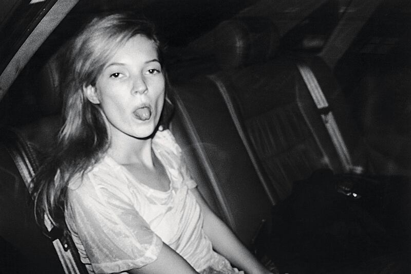 galleries/2014/02/27/paparazzi-photographers-stars-and-artists-at-the-centre-pompidou-photos/paparazzi-gal-katemoss_enpk0a