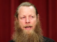 articles/2014/06/06/bergdahl-s-dad-drone-killed-captor-s-kid/140606-ames-bergdahl-tease_rpmkwu