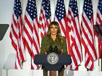 Melania_mnhom6