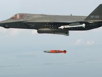 articles/2014/12/26/newest-u-s-stealth-fighter-10-years-behind-older-jets/141224-majumdar-f35-tease_g9gdvb