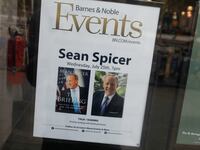 180728-sean-spicer-racism-allegation-cheat_nsfu7w