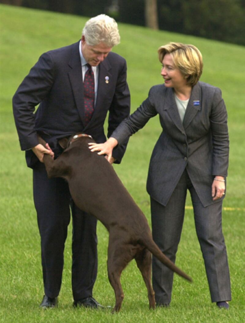 galleries/2012/05/25/bill-clinton-poses-with-porn-stars-more-awkward-photos/bill-clinton-awkward-photos-crotch_ycpawb