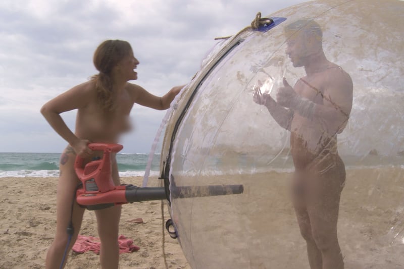 articles/2014/07/17/in-praise-of-dating-naked-and-the-glorious-rise-of-butts-on-reality-tv/140716-fallon-dating-naked-tease_uiv3bp