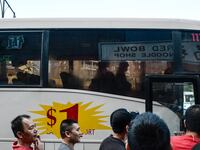 articles/2013/11/02/the-government-s-cheap-dishonest-campaign-against-the-chinatown-bus-industry/131101-epstein-buses-tease_zkgur3