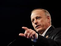 articles/2013/08/10/steve-king-plays-coy-on-presidential-ambitions/steve-king-tweet-cheat_fz1cq9