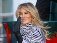 2020-11-23T192200Z_382779255_RC259K96M4RC_RTRMADP_3_CHRISTMAS-SEASON-WHITE-HOUSE-TREE_kq54wt