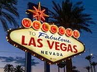 211031-las-vegas-tourist-tease-01_qq1b8u