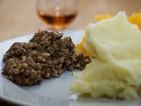 210122-Burns-Night-Traditions-tease_qzy5yr