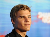 articles/2014/06/27/from-homeless-to-hbo-the-leftovers-star-chris-zylka-s-crazy-hollywood-story/140629-fallon-zylka-tease_depcam