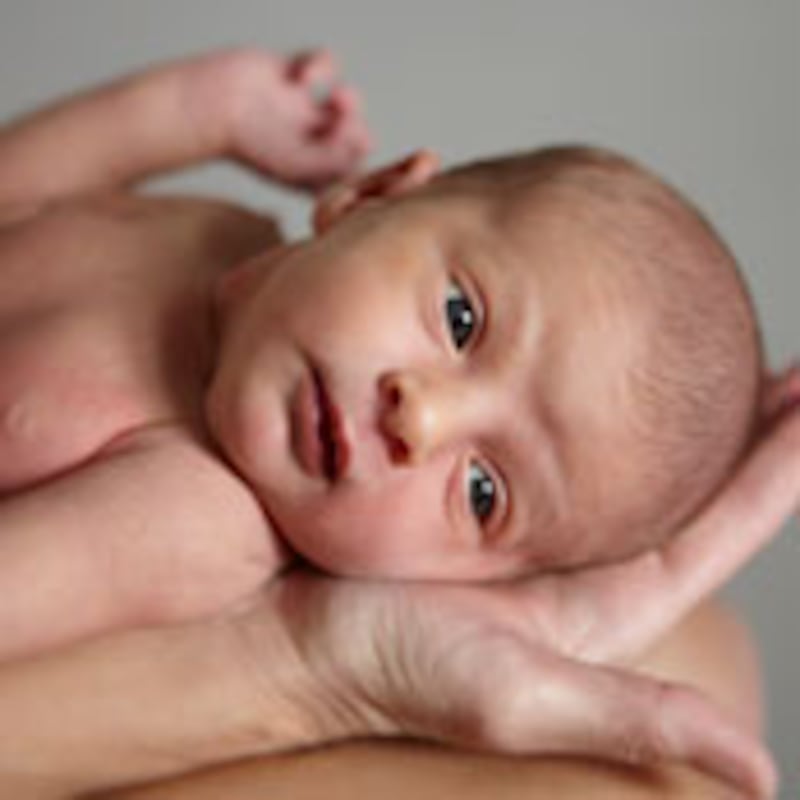 articles/2009/09/13/10-weird-ways-to-have-a-baby/shafrir-babies_49083_sl1mv4