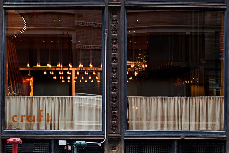 articles/2016/09/01/the-oral-history-of-tom-colicchio-s-craft/160901-drink-food-nigel-perry-embed_rygzxr