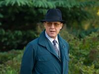 articles/2014/11/11/the-blacklist-s-frustrating-fall-keen-s-a-keeper-but-red-regresses/141110-lynch-blacklist-tease_xkxqux