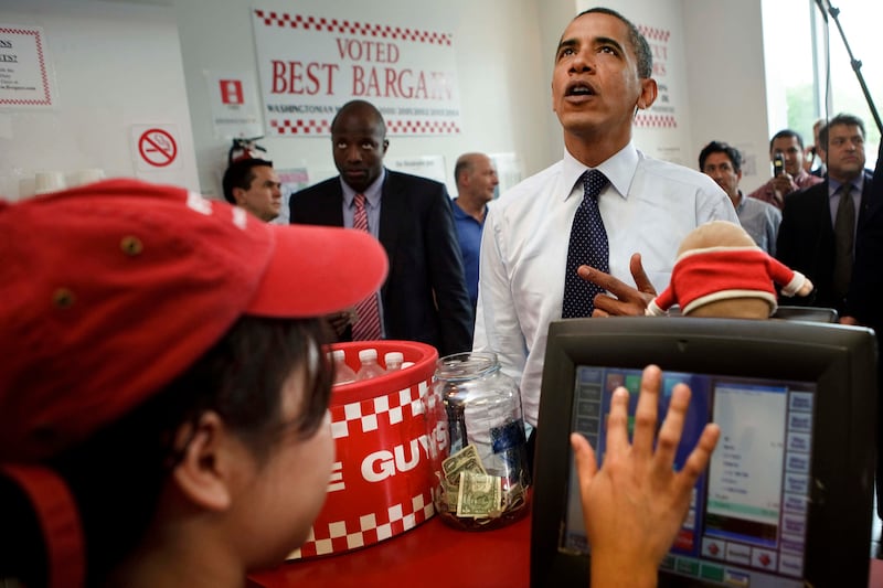 articles/2013/07/30/london-s-american-burger-battle-shake-shack-vs-five-guys/130727-hines-burgers-embed_prlyp1