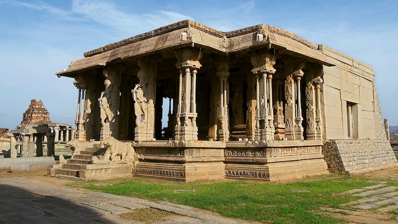 191203-Houlis-Hampi-India_s-Lost-Temple_City-temple-embed3_vzbtnl