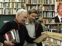 articles/2011/12/08/director-mike-mills-on-his-film-beginners-luck-during-awards-season/success-film-beginners-mills-tease_dwhzhh