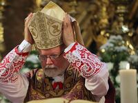 articles/2013/03/12/the-case-for-cardinal-sean-o-malley/130311-Dickey-Cardinal-OMalley-tease_lis2hx