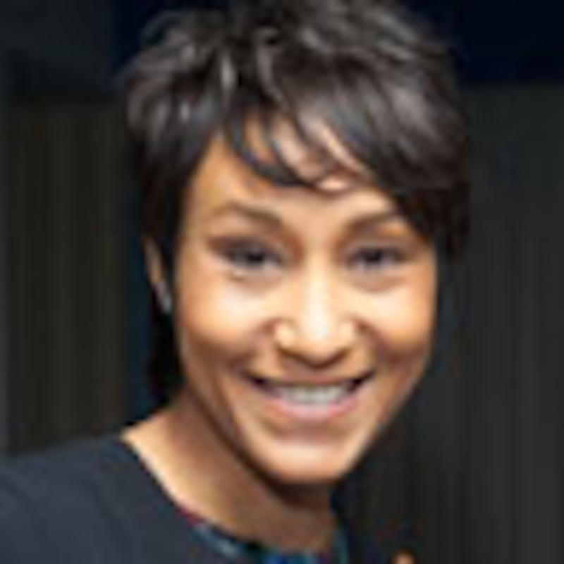 articles/2010/09/22/lawrence-summers-exit-desiree-rogers-eliot-spitzer-more-react/author-photo---desiree-rogers_bxzhak