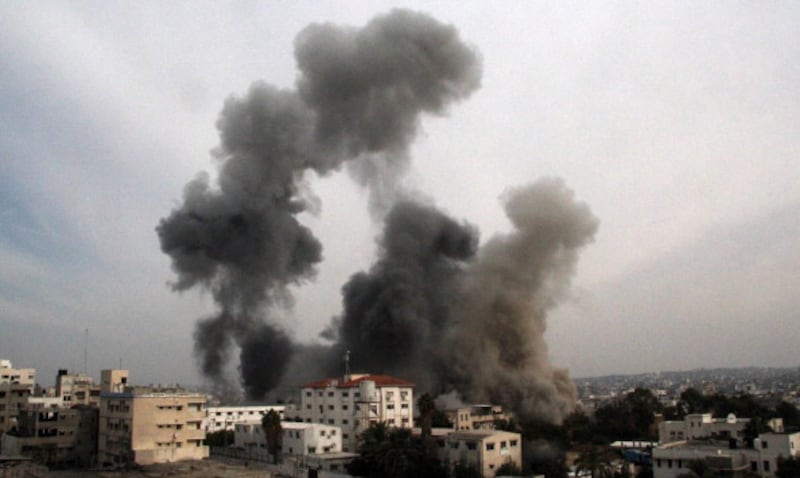 articles/2012/11/21/lessons-for-both-sides/gaza-smoke-openz_pardbj