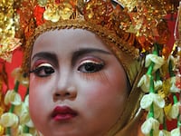 articles/2011/09/04/indonesia-s-minangkabau-the-world-s-largest-matrilineal-society/minangkabau01_l5mfbe