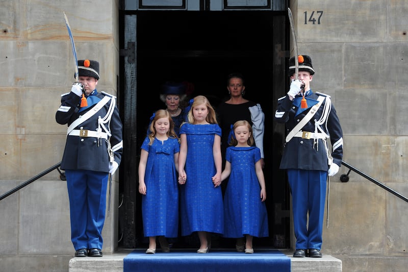 articles/2013/04/30/dutch-queen-abdicates/dutch2_wtqsff