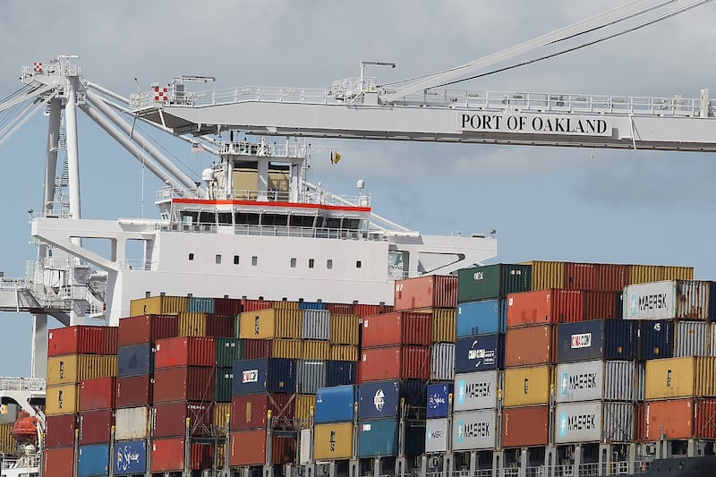 articles/2013/06/08/america-s-economy-is-outperforming-rivals-because-the-u-s-is-excelling-at-globalization/130606-shapiro-us-economy-global-tease_ubwrvc